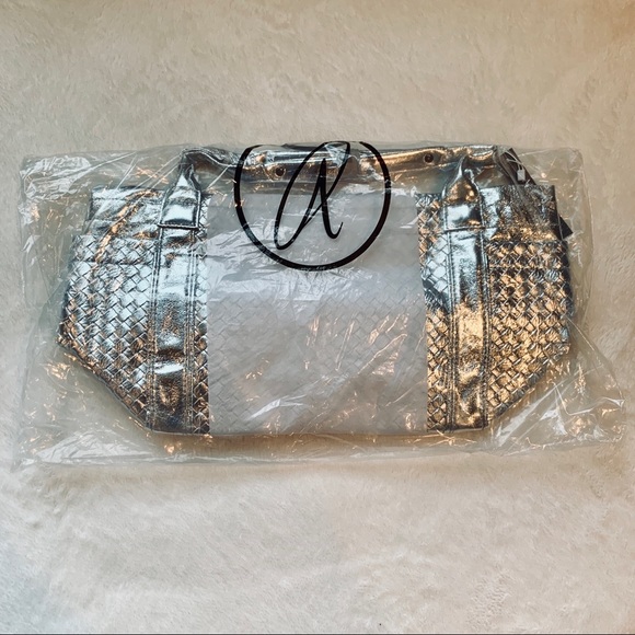 Bags 2 for $15! Bahia Tote Silver NWT - Picture 7 of 7